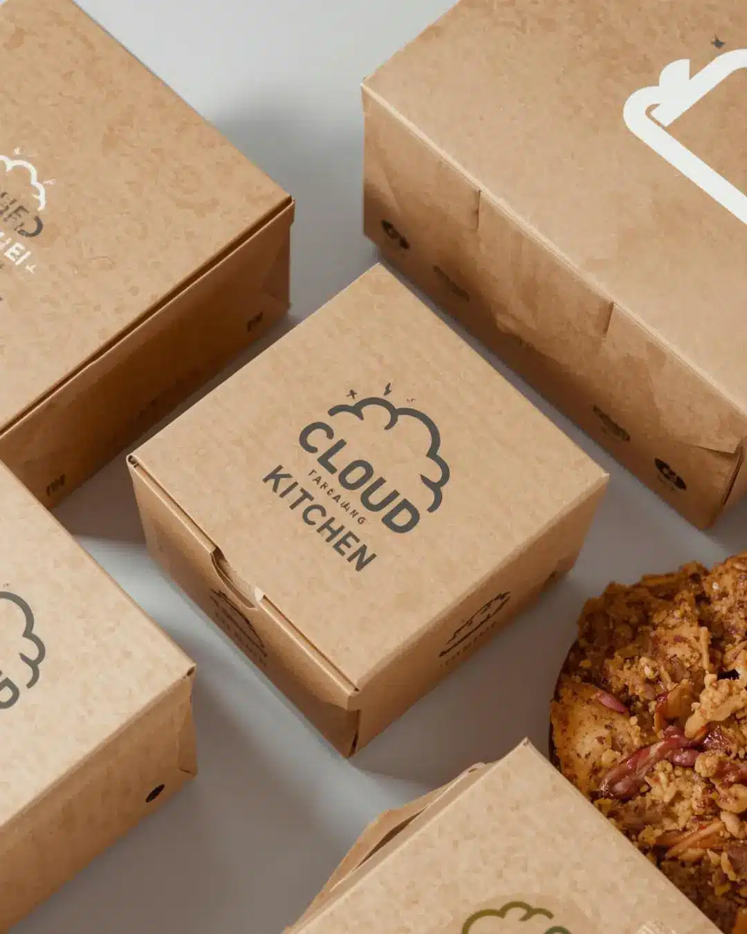 Different types of food delivery packaging containers including kraft, PP, and bagasse